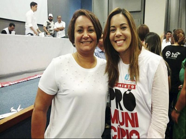 A prefeita Devanir Brillantino está participando em Salvador, do movimento “Pró Município”, uma grande marcha que saiu da UPB às 08:00 até a Assembleia Legislativa da Bahia.. Foto: ASCOM